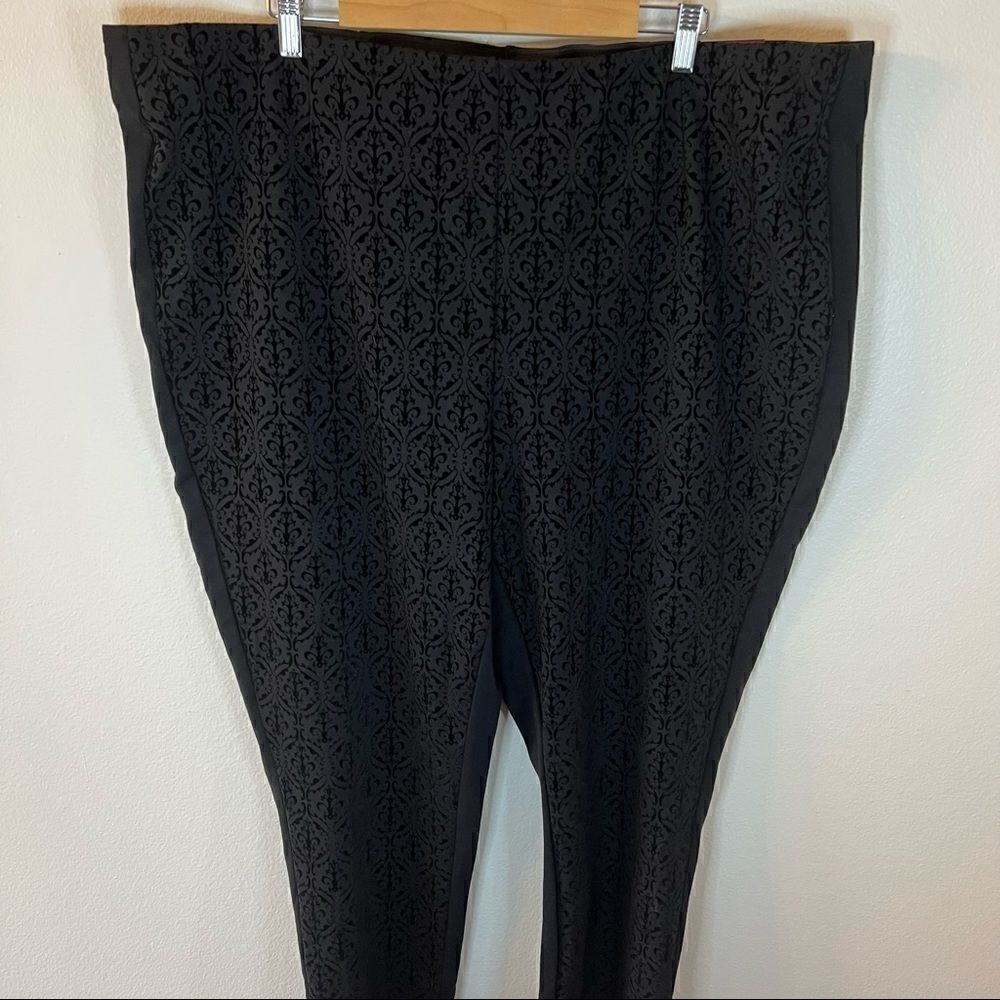 NWT Lane Bryant black pants velvety embossed Stretchy Skinny fit Size 28.